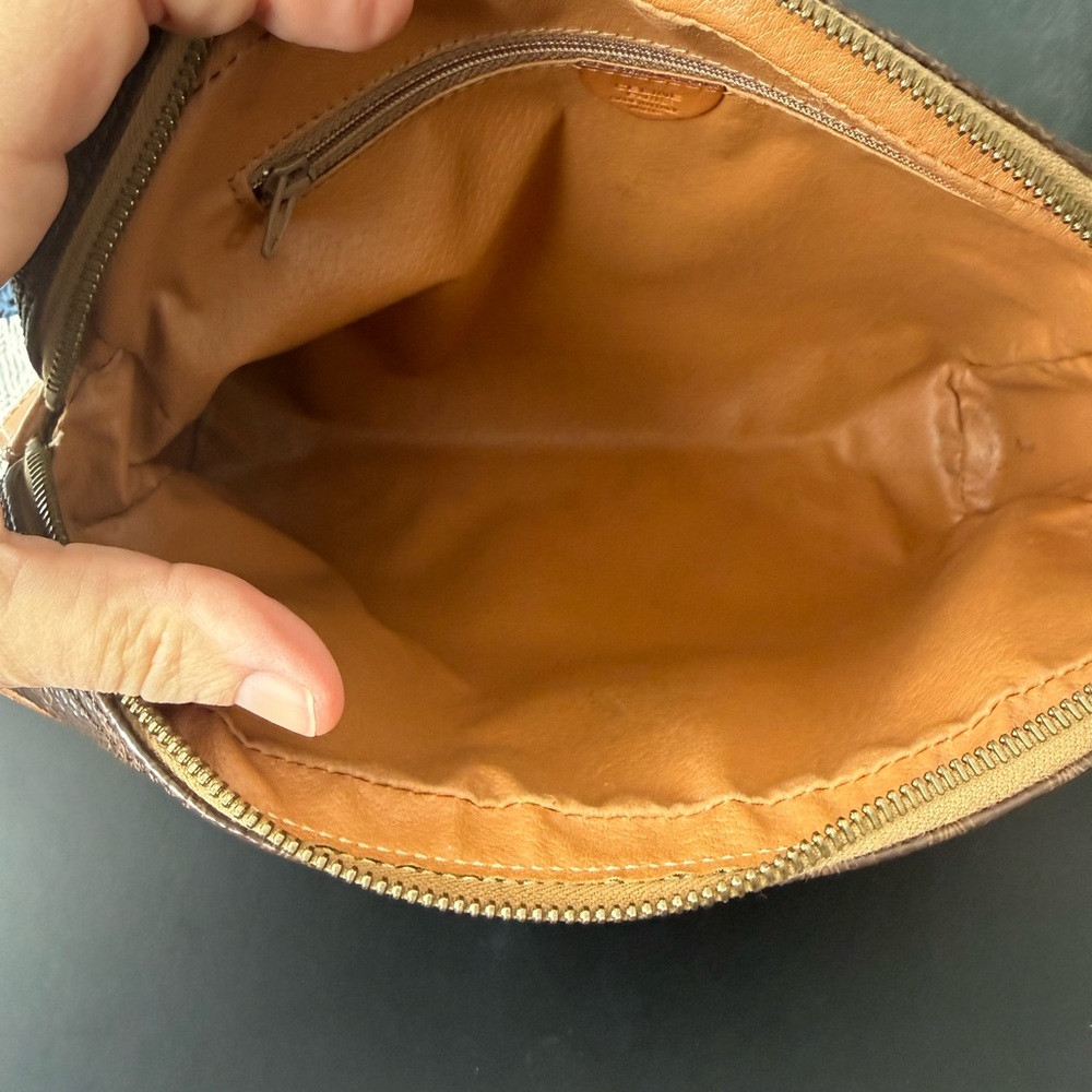 Celine signature pouch - Picture 7 of 8